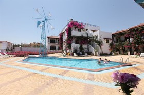 Paul Marie Hotel & Bungalows