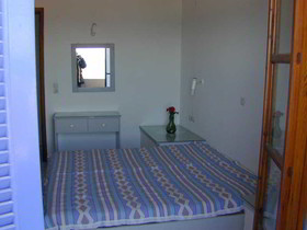 Mikes Beach Apartments & Studios