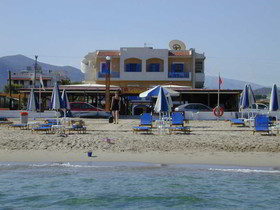 Mikes Beach Apartments & Studios