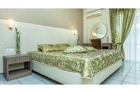 Oasis Beach Hotel