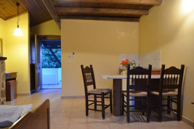Hotel Ellinospito