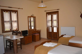 Hotel Ellinospito