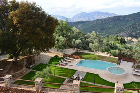 Hotel Ellinospito