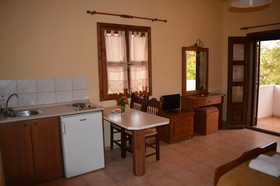 Hotel Ellinospito