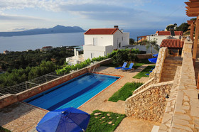 Elicriso Villa
