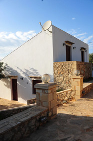 Elicriso Villa