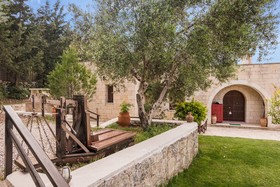 Villa Aloni