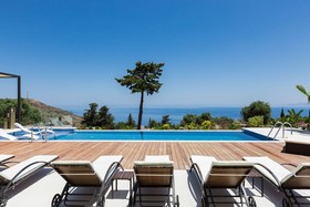Villa Blue Skyline