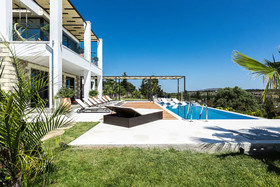 Villa Blue Skyline