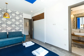 Villa Blue Skyline