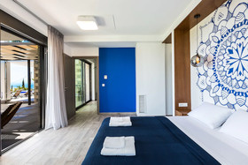 Villa Blue Skyline