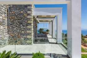 Villa Blue Skyline