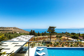 Villa Blue Skyline