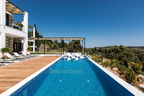 Villa Blue Skyline