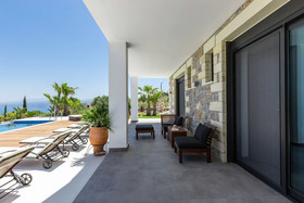 Villa Blue Skyline