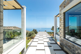 Villa Blue Skyline