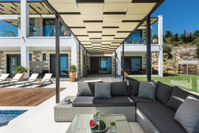 Villa Blue Skyline