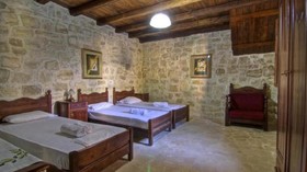 Stone Village Petrino Horio
