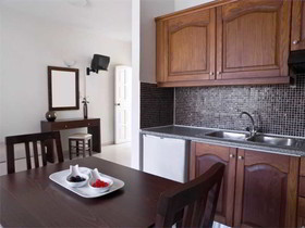 Troulis Apart-Hotel