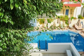 Troulis Apart-Hotel