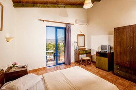 Adelais Hotel