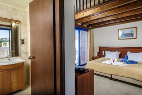Adelais Hotel