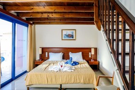 Adelais Hotel