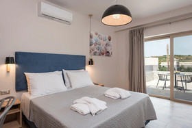 Aequor Luxury Rooms & Apartments