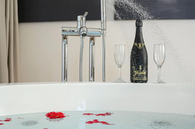 Aequor Luxury Rooms & Apartments