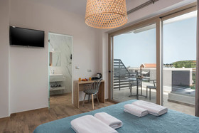 Aequor Luxury Rooms & Apartments
