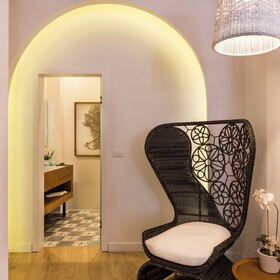 Nyx Chic Manor hotel