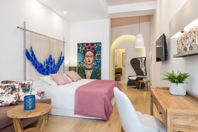 Nyx Chic Manor hotel