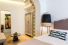 Nyx Chic Manor hotel