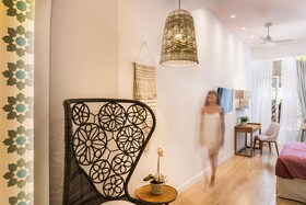 Nyx Chic Manor hotel