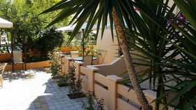 Alexandros Studios & Apartments