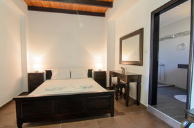 Apartments Madares