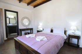 Apartments Madares