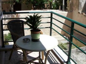 Arocaria Rooms & Studios