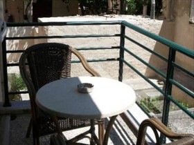 Arocaria Rooms & Studios