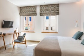 Avra Apartments Venetian Harbour