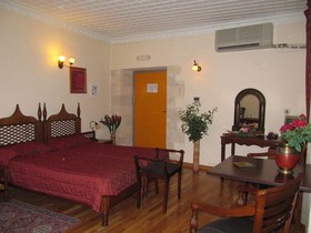 Belmondo Hotel & Suites