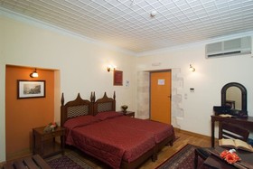 Belmondo Hotel & Suites