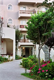 Corinna Mare Suites & Studios