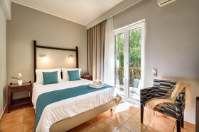 Corinna Mare Suites & Studios