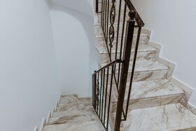 Deluxe Hotel