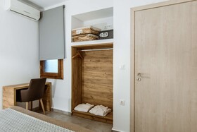 Deluxe Hotel