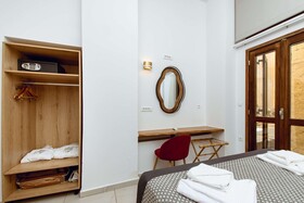 Deluxe Hotel