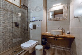Deluxe Hotel