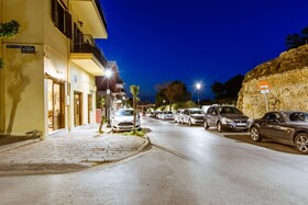 Deluxe Hotel