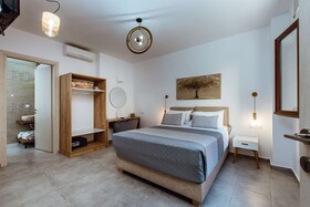 Deluxe Hotel